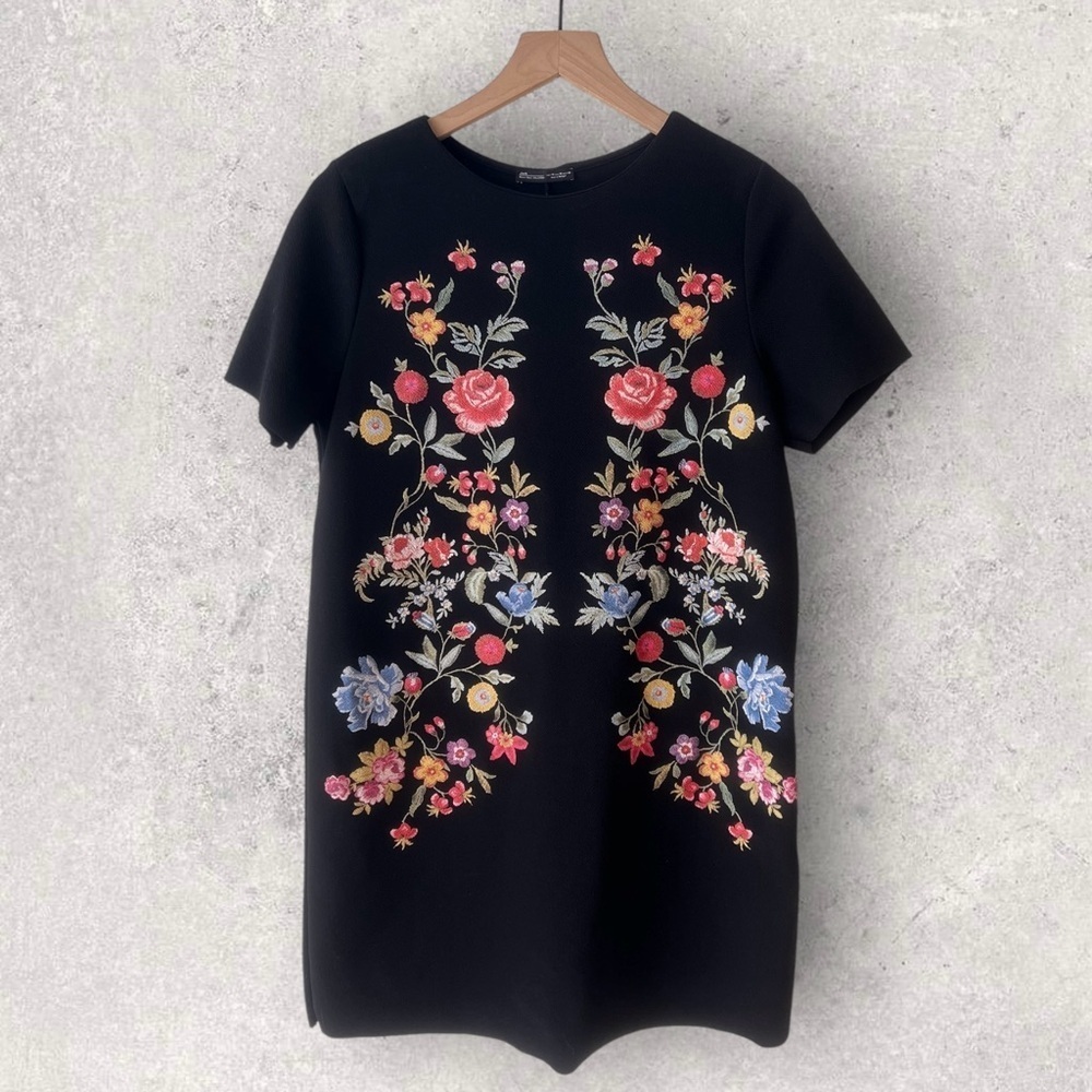 Zara Basic Collection Black Rubberized Embroidery Floral Mini Dress Size M - Picture 2 of 9